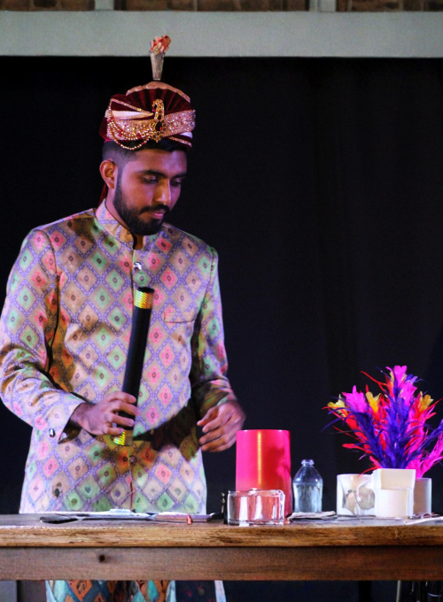 Visakh, ilusionista de la India